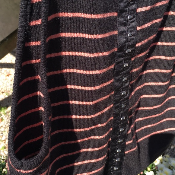 NWOT Victoria’s Secret Form Fitted Halter Crop Top, Medium, Black/Mauve - Picture 8 of 8